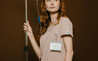 Odzież dla Lekarzy i Pielęgniarek: Komfort i Styl w Ochronie Zdrowia