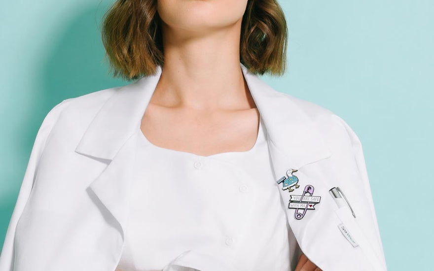 Gdzie kupić biały strój medyczny dla studentów?