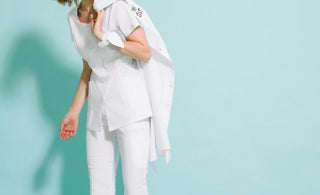Biały bawełniany fartuch scrubs medyczny dla studentów z Łodzi