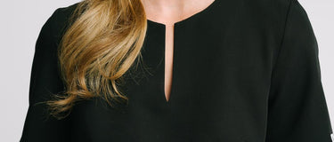 Sukienki medyczne do gabinetów kosmetycznych – czym różnią się od szpitalnych modeli?